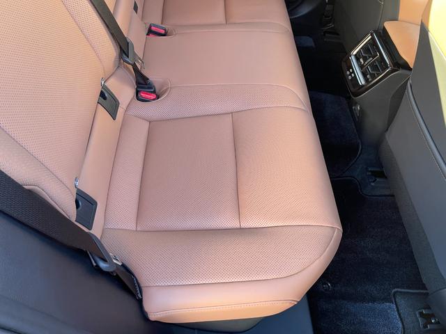 クラウンスポーツ Ｚ　Ｚ（５名）メーカー保証付き　ワンオーナー　禁煙車　セーフティセンス　ＢＳＭ　ソナー　純正ナビ　フルセグ　バックカメラ　全周囲カメラ　ＡＣ１００Ｖ　ＥＴＣ　置くだけ充電　シートエアコン　パワーバックドア（45枚目）