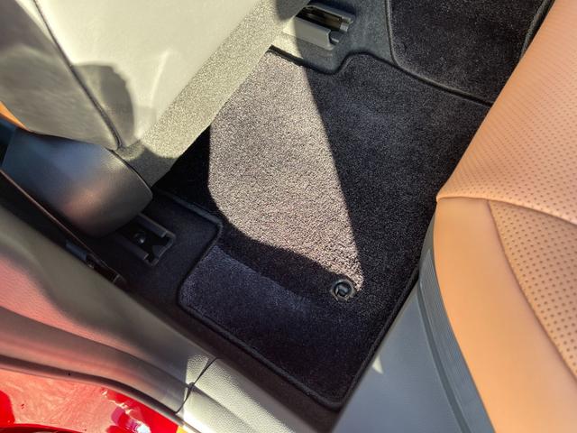 クラウンスポーツ Ｚ　Ｚ（５名）メーカー保証付き　ワンオーナー　禁煙車　セーフティセンス　ＢＳＭ　ソナー　純正ナビ　フルセグ　バックカメラ　全周囲カメラ　ＡＣ１００Ｖ　ＥＴＣ　置くだけ充電　シートエアコン　パワーバックドア（56枚目）