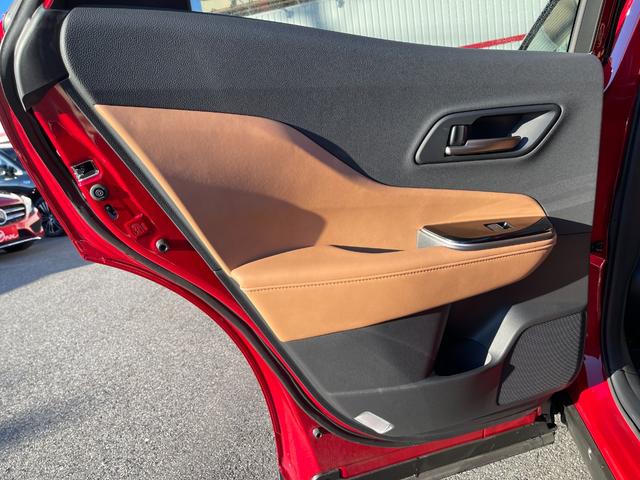 クラウンスポーツ Ｚ　Ｚ（５名）メーカー保証付き　ワンオーナー　禁煙車　セーフティセンス　ＢＳＭ　ソナー　純正ナビ　フルセグ　バックカメラ　全周囲カメラ　ＡＣ１００Ｖ　ＥＴＣ　置くだけ充電　シートエアコン　パワーバックドア（57枚目）