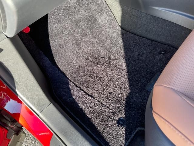 クラウンスポーツ Ｚ　Ｚ（５名）メーカー保証付き　ワンオーナー　禁煙車　セーフティセンス　ＢＳＭ　ソナー　純正ナビ　フルセグ　バックカメラ　全周囲カメラ　ＡＣ１００Ｖ　ＥＴＣ　置くだけ充電　シートエアコン　パワーバックドア（62枚目）