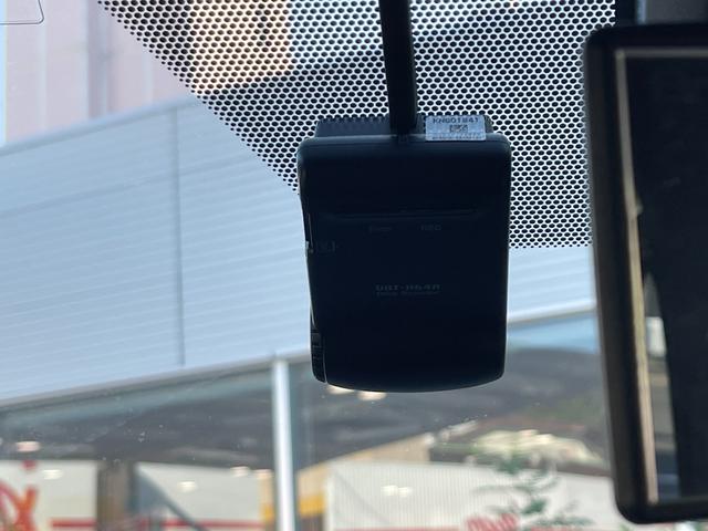 ノア Si G’s アップル保証1年付き ワンオーナー 禁煙車 セーフティセンス ドラレコ 純正ナビ フルセグ バックカメラ 後席モニター 両側パワースライドドア ETC Pスタート Aライト Fフォグ 純正18AW(10枚目)