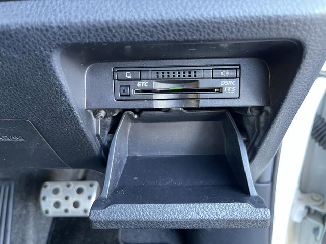 ノア Si G’s アップル保証1年付き ワンオーナー 禁煙車 セーフティセンス ドラレコ 純正ナビ フルセグ バックカメラ 後席モニター 両側パワースライドドア ETC Pスタート Aライト Fフォグ 純正18AW(15枚目)