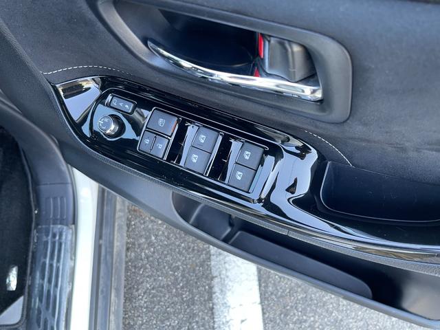 ノア Si G’s アップル保証1年付き ワンオーナー 禁煙車 セーフティセンス ドラレコ 純正ナビ フルセグ バックカメラ 後席モニター 両側パワースライドドア ETC Pスタート Aライト Fフォグ 純正18AW(43枚目)