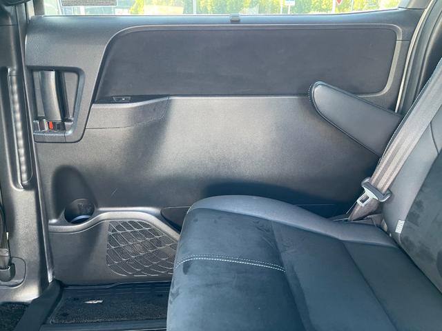 ノア Si G’s アップル保証1年付き ワンオーナー 禁煙車 セーフティセンス ドラレコ 純正ナビ フルセグ バックカメラ 後席モニター 両側パワースライドドア ETC Pスタート Aライト Fフォグ 純正18AW(52枚目)