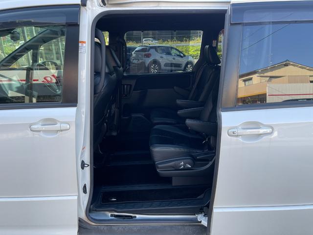 ノア Si G’s アップル保証1年付き ワンオーナー 禁煙車 セーフティセンス ドラレコ 純正ナビ フルセグ バックカメラ 後席モニター 両側パワースライドドア ETC Pスタート Aライト Fフォグ 純正18AW(57枚目)