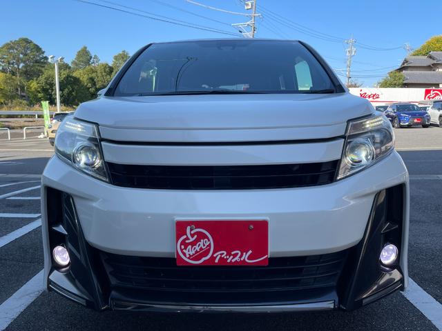 ノア Si G’s アップル保証1年付き ワンオーナー 禁煙車 セーフティセンス ドラレコ 純正ナビ フルセグ バックカメラ 後席モニター 両側パワースライドドア ETC Pスタート Aライト Fフォグ 純正18AW(70枚目)