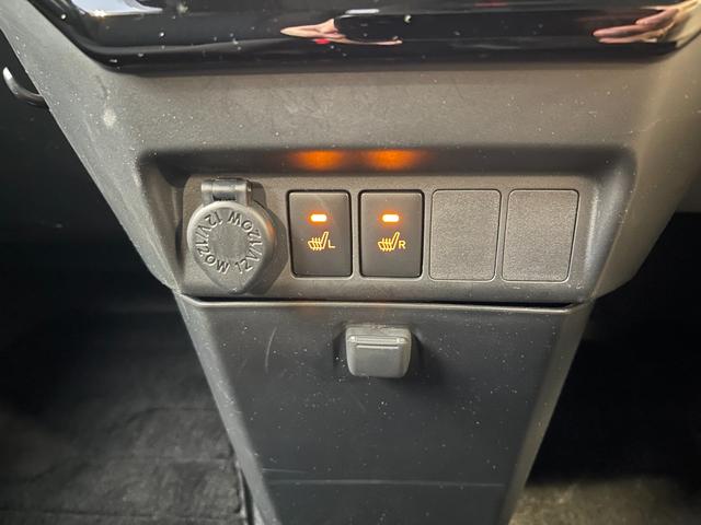 ルーミー カスタムＧ　アップル保証１年付き　ワンオーナー　禁煙車　セーフティセンス　ドラレコ　純正ナビ　フルセグ　バックカメラ　全周囲カメラ　シートヒーター　両側パワスラ　ＥＴＣ　クルコン　ステアリングＳＷ　Ａライト（32枚目）