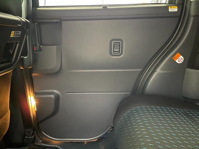 ルーミー カスタムＧ　アップル保証１年付き　ワンオーナー　禁煙車　セーフティセンス　ドラレコ　純正ナビ　フルセグ　バックカメラ　全周囲カメラ　シートヒーター　両側パワスラ　ＥＴＣ　クルコン　ステアリングＳＷ　Ａライト（51枚目）