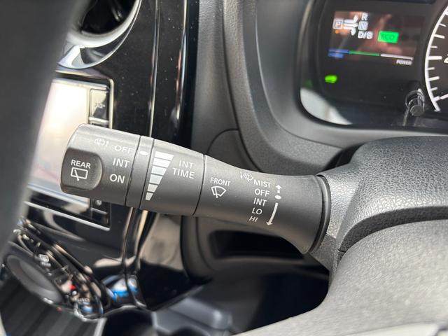 ノート ｅ－パワー　Ｘ　アップル１年保証付き　ユーザー直接買取車　禁煙車　ワンオーナー　純正メモリーナビ　フルセグＴＶ　アラウンドビューモニター　純正フルエアロ　デジタルインナーミラー　エマージェンシーブレーキ　ＥＴＣ（26枚目）