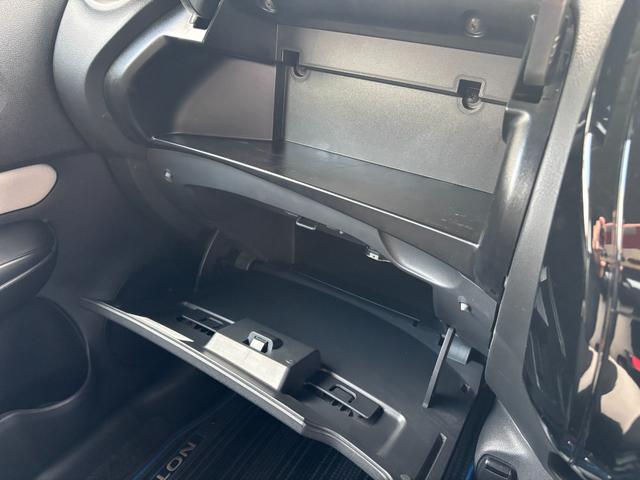 ノート ｅ－パワー　Ｘ　アップル１年保証付き　ユーザー直接買取車　禁煙車　ワンオーナー　純正メモリーナビ　フルセグＴＶ　アラウンドビューモニター　純正フルエアロ　デジタルインナーミラー　エマージェンシーブレーキ　ＥＴＣ（29枚目）