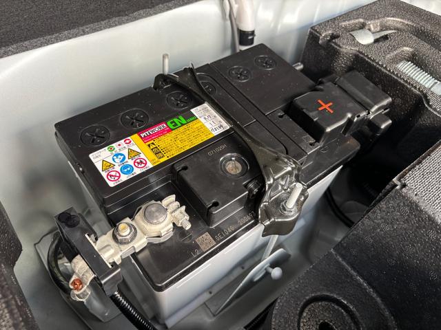 ノート ｅ－パワー　Ｘ　アップル１年保証付き　ユーザー直接買取車　禁煙車　ワンオーナー　純正メモリーナビ　フルセグＴＶ　アラウンドビューモニター　純正フルエアロ　デジタルインナーミラー　エマージェンシーブレーキ　ＥＴＣ（35枚目）