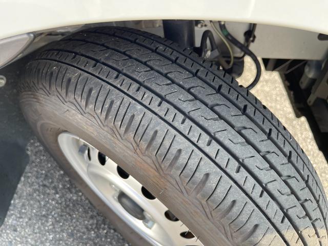 ハイゼットカーゴ ＤＸ　メーカー保証１年付き　禁煙車　社外ナビ　フルセグ　バックカメラ　スマートアシスト　ドラレコ　車内灯ＬＥＤ　ＥＴＣ　ハイルーフ　Ａストップ　キーレスキー（63枚目）