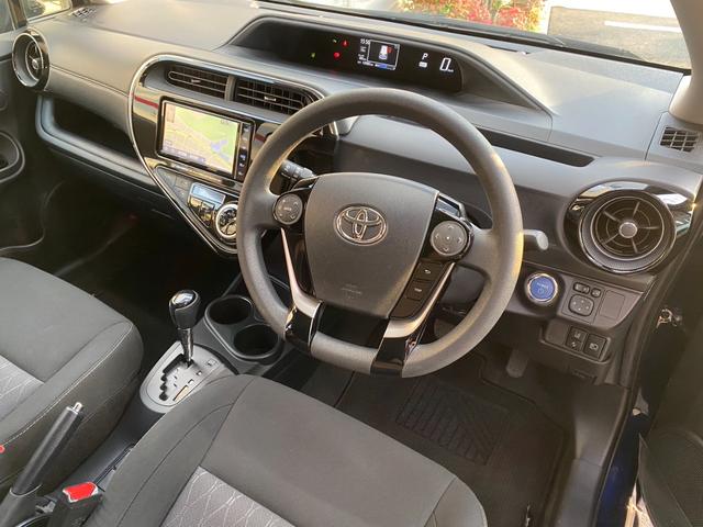 アクア Ｓ　ワンオーナー　禁煙車　純正ナビ　地デジＴＶ　バックカメラ　ＬＥＤヘッド　クリソナ　ＬＥＤフォグ　プリクラッシュ　パーキングサポート　オートハイビーム　スペアタイヤ　スマートキー　プッシュスタート（8枚目）