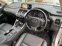 ＮＸ ＮＸ３００　Ｉパッケージ　法人ワンオーナー　純正ナビ　禁煙車　フルセグＴＶ　バックカメラ　３眼ＬＥＤ　シートヒーター　純正１７ＡＷ　ＬＥＤヘッド　パドルシフト　電動リアゲート　ステアリングヒーター　４ＷＤ　ソナー　ルーフレール（8枚目）