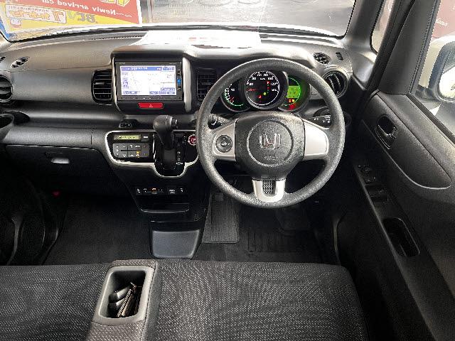 Ｎ－ＢＯＸ Ｇ・Ｌパッケージ　Ｇ－Ｌパッケージ　４ＷＤ　ワンオーナー車　純正ナビ　ワンセグＴＶ　バックカメラ　左側パワースライドドア　ビルトインＥＴＣ　シートヒーター　キーフリー　電動格納ミラー　４ＷＤ　純正ナビ　ワンセグＴＶ（3枚目）