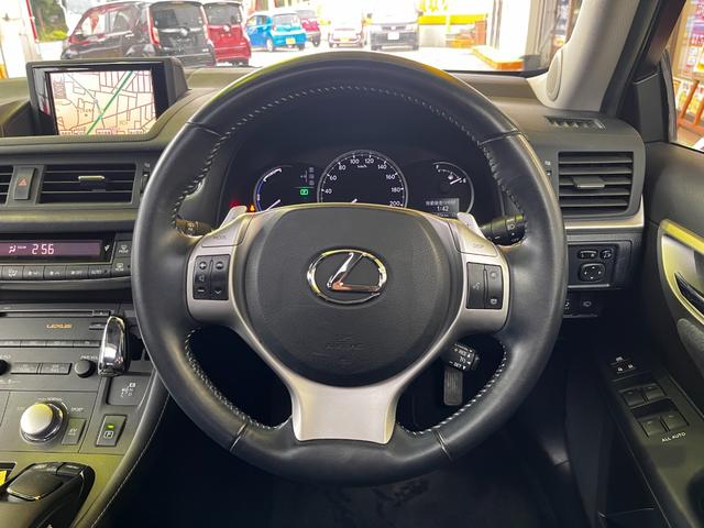 ＣＴ ＣＴ２００ｈ　バージョンＣ純正ナビフルセグＴＶバックカメラ　純正ナビ　フルセグＴＶ　バックカメラ　ビルトインＥＴＣ　クルーズコントロール　パドルシフト　シートヒーター　キーフリー　ＬＥＤライト　ウィンカードアミラー　純正ナビ　フルセグＴＶ　バックカメラ（27枚目）