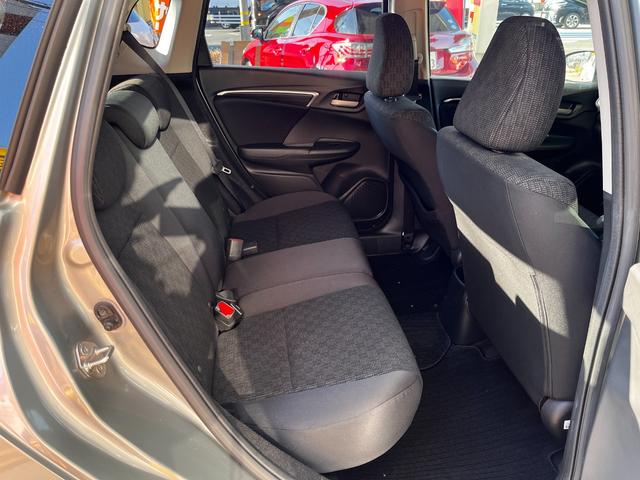 フィット 13G・Fパッケージ 純正ナビ ワンセグTV アイドリングS 純正ナビ ワンセグTV アイドリングストップ キーフリー ETC ヘッドライトレベライザー ウインカードアミラー 純正ナビ ワンセグTV アイドリングストップ キーフリー ETC ヘッドライトレベライ(27枚目)