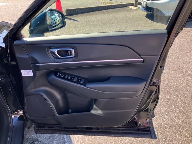 ヴェゼル e:HEV Z HONDAコネクテッド8インチナビ(28枚目)