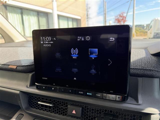 ステップワゴン ｅ：ＨＥＶエアー　前後誤発進抑制　パワーステアリング　両側Ｐスライドドア　助手席エアバッグ　１オ－ナ－　サイドカーテンエアバック　パーキングセンサー　ＬＥＤヘッドランプ　クルコン　禁煙　エアコン（3枚目）