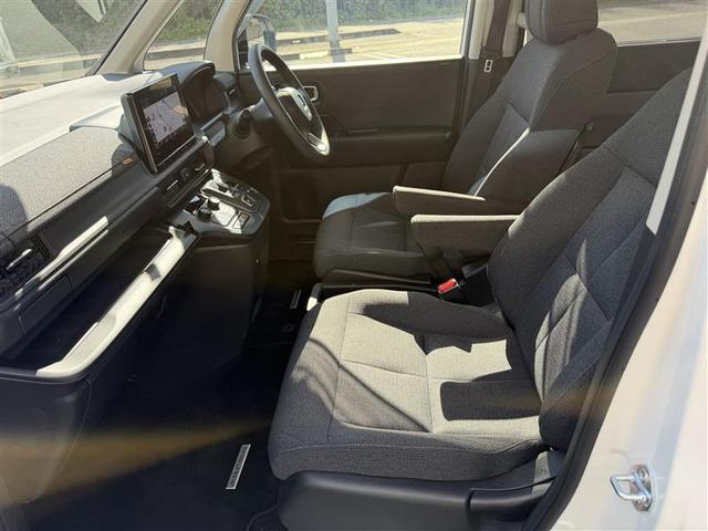 ステップワゴン ｅ：ＨＥＶエアー　前後誤発進抑制　パワーステアリング　両側Ｐスライドドア　助手席エアバッグ　１オ－ナ－　サイドカーテンエアバック　パーキングセンサー　ＬＥＤヘッドランプ　クルコン　禁煙　エアコン（6枚目）