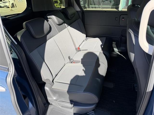 フリード e:HEVクロスター ワンオーナー ETC装備 Sヒーター 衝突軽減ブレーキシステム 禁煙車 オートエアコン バックモニター LEDライト パーキングセンサー スマートキー クルーズコントロール(8枚目)