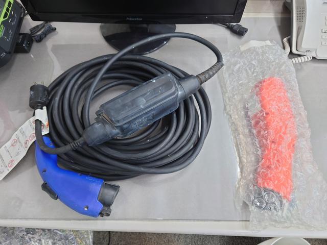 プリウスPHV A 充電ケーブルあり/11.6インチナビ/バックカメラ/ブレーキサポート/レーンキーピング/レーダークルーズコントロール/JBL/置くだけ充電/ステアリングヒーター/ブラインドスポットモニター(4枚目)