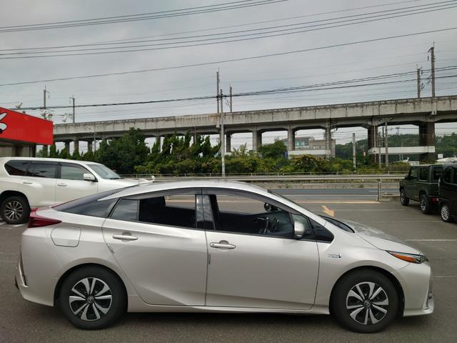 プリウスPHV A 充電ケーブルあり/11.6インチナビ/バックカメラ/ブレーキサポート/レーンキーピング/レーダークルーズコントロール/JBL/置くだけ充電/ステアリングヒーター/ブラインドスポットモニター(12枚目)