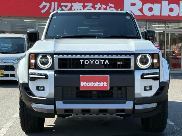 ランドクルーザー２５０ ＶＸ　モデリスタパーツ（フロントバンパーガード／フロントアンダーカバー／リアバンパーガーニッシュ／シグネチャーイルミ／オーバーフェンダー／２０インチＡＷ／インテリアイルミほか）／サンルーフ／黒レザー（3枚目）