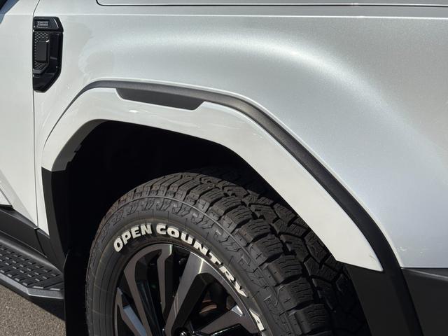 ランドクルーザー２５０ ＶＸ　モデリスタパーツ（フロントバンパーガード／フロントアンダーカバー／リアバンパーガーニッシュ／シグネチャーイルミ／オーバーフェンダー／２０インチＡＷ／インテリアイルミほか）／サンルーフ／黒レザー（20枚目）