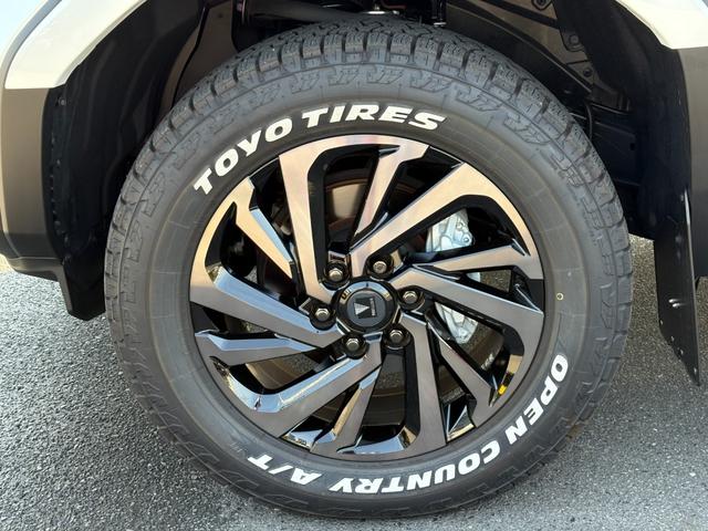 ランドクルーザー２５０ ＶＸ　モデリスタパーツ（フロントバンパーガード／フロントアンダーカバー／リアバンパーガーニッシュ／シグネチャーイルミ／オーバーフェンダー／２０インチＡＷ／インテリアイルミほか）／サンルーフ／黒レザー（28枚目）