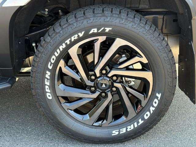 ランドクルーザー２５０ ＶＸ　モデリスタパーツ（フロントバンパーガード／フロントアンダーカバー／リアバンパーガーニッシュ／シグネチャーイルミ／オーバーフェンダー／２０インチＡＷ／インテリアイルミほか）／サンルーフ／黒レザー（29枚目）