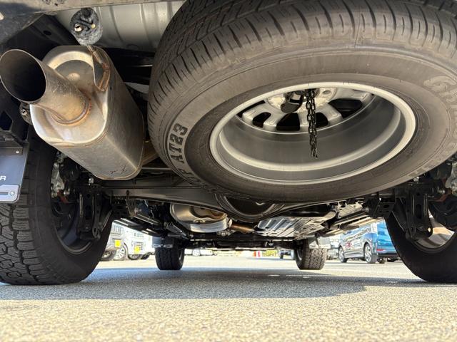 ランドクルーザー２５０ ＶＸ　モデリスタパーツ（フロントバンパーガード／フロントアンダーカバー／リアバンパーガーニッシュ／シグネチャーイルミ／オーバーフェンダー／２０インチＡＷ／インテリアイルミほか）／サンルーフ／黒レザー（30枚目）