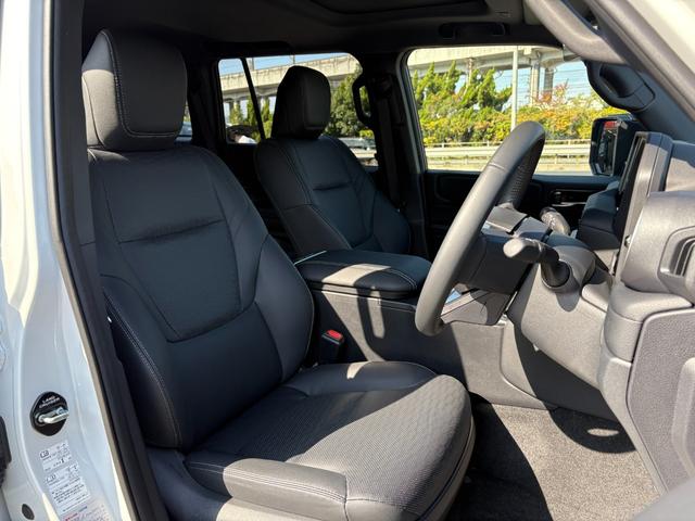 ランドクルーザー２５０ ＶＸ　モデリスタパーツ（フロントバンパーガード／フロントアンダーカバー／リアバンパーガーニッシュ／シグネチャーイルミ／オーバーフェンダー／２０インチＡＷ／インテリアイルミほか）／サンルーフ／黒レザー（33枚目）