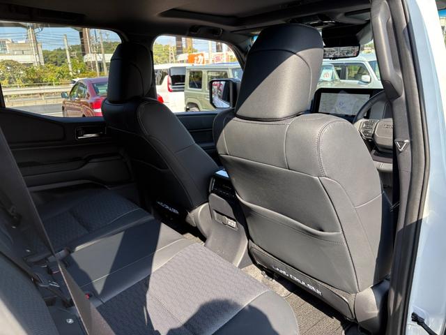 ランドクルーザー２５０ ＶＸ　モデリスタパーツ（フロントバンパーガード／フロントアンダーカバー／リアバンパーガーニッシュ／シグネチャーイルミ／オーバーフェンダー／２０インチＡＷ／インテリアイルミほか）／サンルーフ／黒レザー（34枚目）