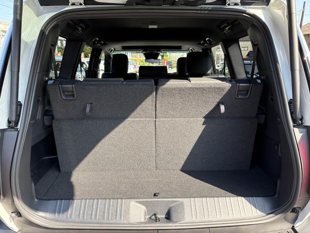 ランドクルーザー２５０ ＶＸ　モデリスタパーツ（フロントバンパーガード／フロントアンダーカバー／リアバンパーガーニッシュ／シグネチャーイルミ／オーバーフェンダー／２０インチＡＷ／インテリアイルミほか）／サンルーフ／黒レザー（42枚目）