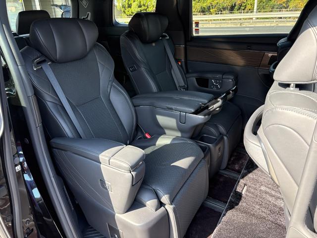 アルファードハイブリッド エグゼクティブラウンジ　モデリスタフルエアロ／ユニバーサルステップ／純正１９インチＡＷ／１４インチディスプレイオーディオＰｌｕｓ／コネクティッドナビ／フルセグＴＶ／全方位カメラ／パンテーラセキュリティ／ＪＢＬサウンド（29枚目）