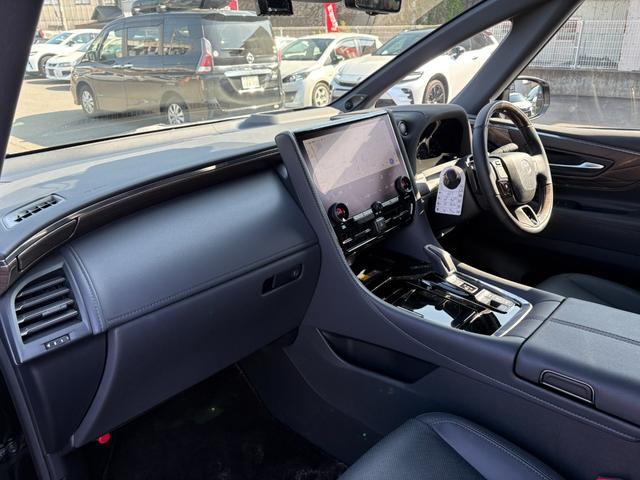 アルファードハイブリッド エグゼクティブラウンジ　モデリスタフルエアロ／ユニバーサルステップ／純正１９インチＡＷ／１４インチディスプレイオーディオＰｌｕｓ／コネクティッドナビ／フルセグＴＶ／全方位カメラ／パンテーラセキュリティ／ＪＢＬサウンド（31枚目）