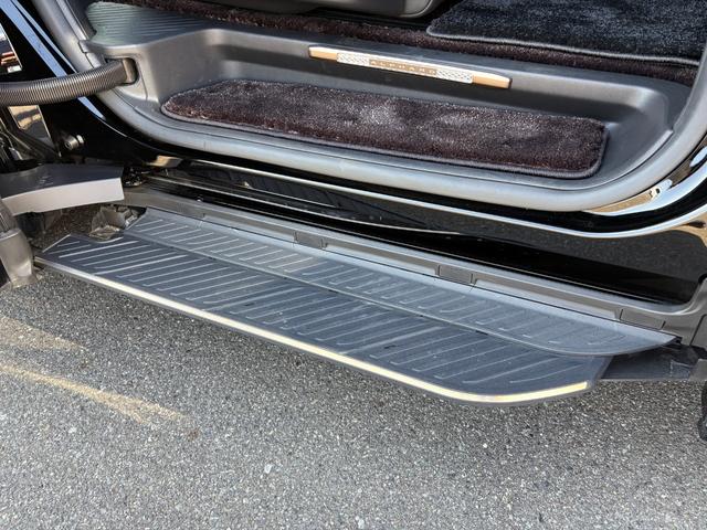 アルファードハイブリッド エグゼクティブラウンジ　モデリスタフルエアロ／ユニバーサルステップ／純正１９インチＡＷ／１４インチディスプレイオーディオＰｌｕｓ／コネクティッドナビ／フルセグＴＶ／全方位カメラ／パンテーラセキュリティ／ＪＢＬサウンド（60枚目）