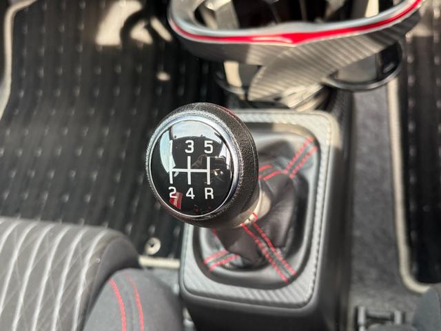 アルトワークス ベースグレード　純正運助ＲＥＣＡＲＯシート／ＢＬＩＴＺ車高調／ＢＬＩＴＺ車高調コントローラー／Ｄｅｆｉスマートアダプター／社外ＣＤプレイヤー／ＵＳＢ・ＡＵＸ／横滑り防止装置／オートライト／プッシュスタート／ＥＴＣ（35枚目）