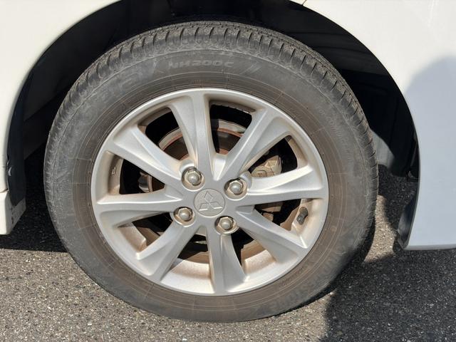 eKカスタム G ワンオーナー/7インチメモリーナビ/フルセグ/バックカメラ/Bluetooth&USB接続/CD&SD&DVD再生/Mサーバー/HIDヘッドライト/運転席シートヒーター/アイドリングストップ(13枚目)