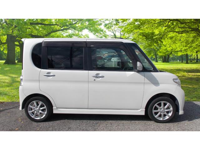 タント カスタムＸスペシャル　スマートキー　アイドリングストップ　ディスチャージャーヘッドランプ　電動スライドドア　ナビ　フルセグＴＶ　フォグランプ（4枚目）