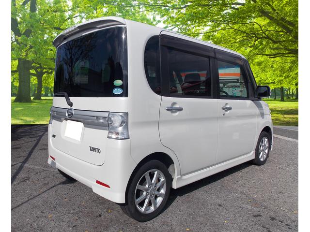 タント カスタムＸスペシャル　スマートキー　アイドリングストップ　ディスチャージャーヘッドランプ　電動スライドドア　ナビ　フルセグＴＶ　フォグランプ（8枚目）