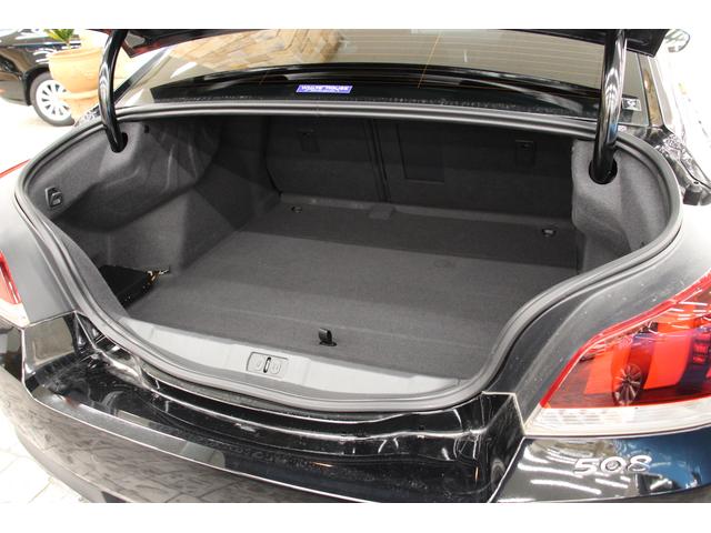 GT ブルーHDi 禁煙車/認定中古車/1オーナー/SDナビTV/Bカメラ/ハーフ革S/シートH/Pシート/LEDヘッドライト/スマートキー/クリアランスソナー/ETC2.0/アルミ/CD/ブラインドスポット(20枚目)