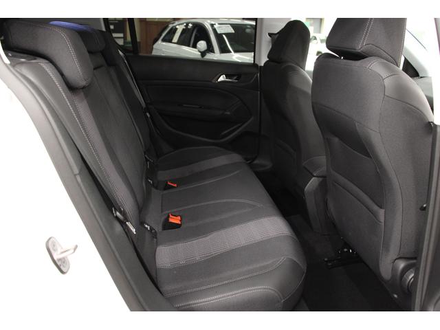 アリュール ブルーHDi 禁煙車/認定中古車/衝突軽減B/純正ナビTV/Bカメラ/ETC/LEDヘッドライト/スマートキー/アップルカープレイ/アンドロイドオート/ハンズフリー通話/レーンアシスト/パドルシフト/8AT(20枚目)