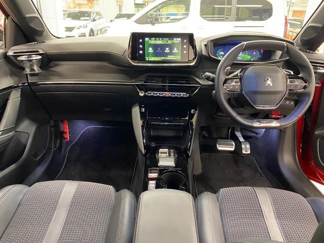 PEUGEOT 208 GT