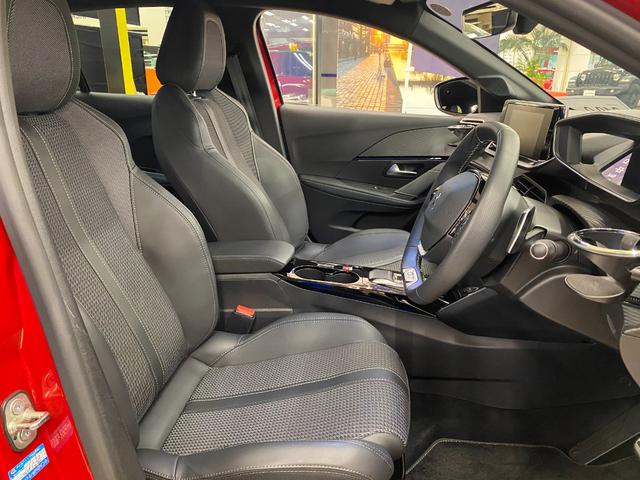 PEUGEOT 208 GT