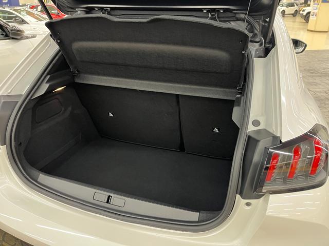 ２０８ ＧＴライン　禁煙／ＡＣＣ／衝突軽減Ｂ／ＡｐｐｌｅＣａｒｐｌａｙ／ＡｎｄｒｏｉｄＡｕｔｏ／ハーフ革Ｓ／ナビ／フルセグＴＶ／Ｂカメラ／車線逸脱警告／ＬＥＤヘッドライト／Ｂｌｕｅｔｏｏｔｈオーディオ／クリアランスソナー（12枚目）