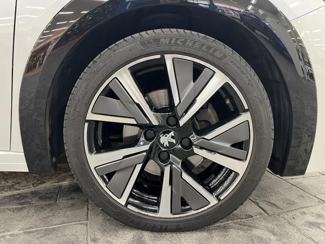 ２０８ ＧＴライン　禁煙／ＡＣＣ／衝突軽減Ｂ／ＡｐｐｌｅＣａｒｐｌａｙ／ＡｎｄｒｏｉｄＡｕｔｏ／ハーフ革Ｓ／ナビ／フルセグＴＶ／Ｂカメラ／車線逸脱警告／ＬＥＤヘッドライト／Ｂｌｕｅｔｏｏｔｈオーディオ／クリアランスソナー（48枚目）