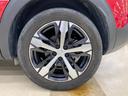 タイヤサイズは前後ともに 225/55 R18です。