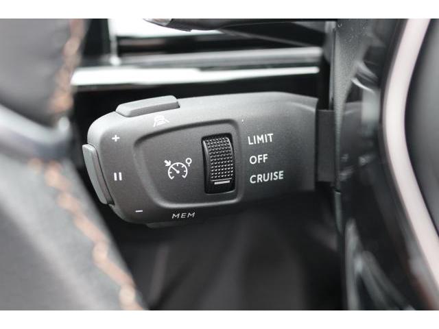GT ブルーHDi 新車保証継承 登録済未使用車 ナッパレザーシート 純正ナビ ETC クルーズコントロール アップルカープレイ アンドロイドオート 電動テールゲート(7枚目)